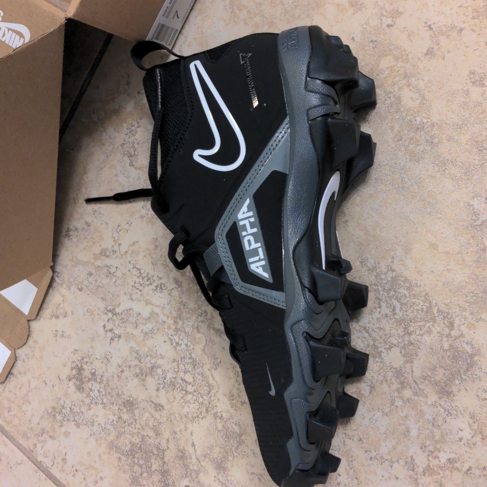 Nike cleats - Picture 4 of 4